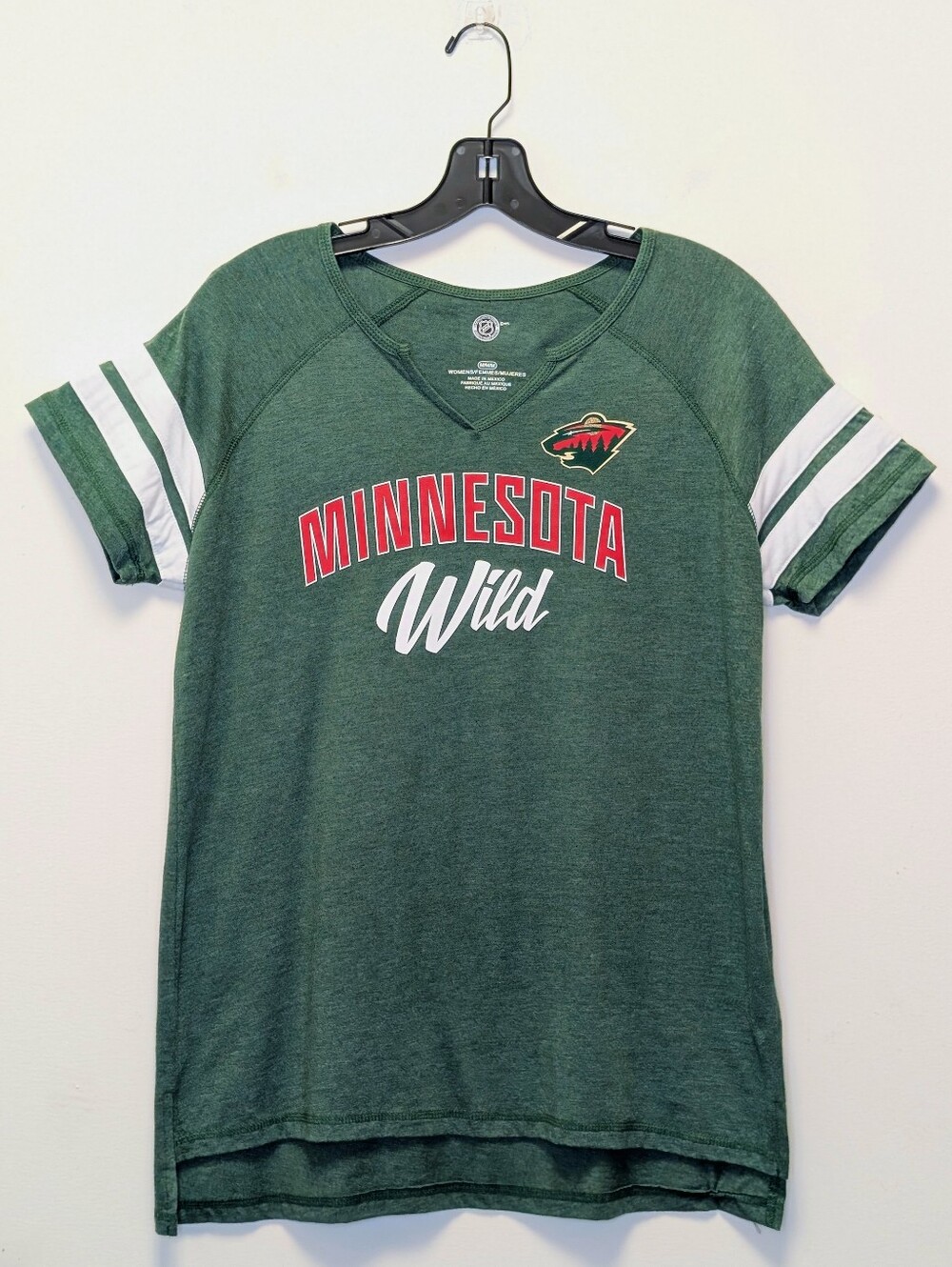NHL Minnesota Wild Officially Licensed Women’s Green V-Neck Varsity Stripe Tee M